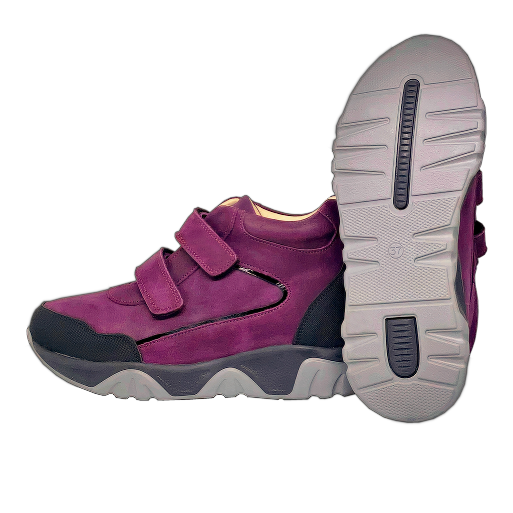 Pair of cherry-black boots with two straps, designed for optimal comfort and enhanced arch and ankle support.