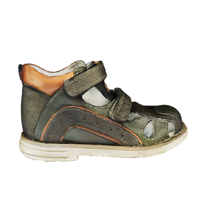 3D model of orthopaedic kids closed sandals in brown and orange with arch and ankle support and Thomas heels.